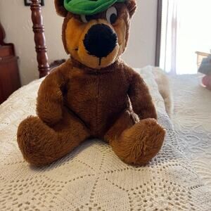 Vintage 1980 Hanna Barbera YOGI BEAR Plush 10" Mighty Star